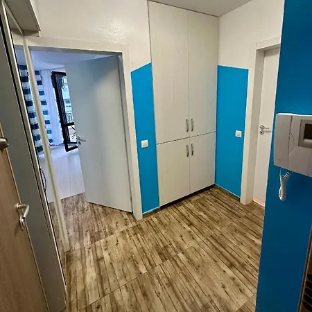 Апартамент Marina 2 Bedrooms&parking *